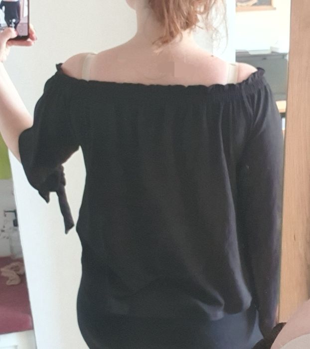 Czarna bluzka hiszpanka strukturalna Bershka M