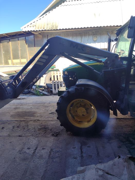 Фронтальний навантажувач