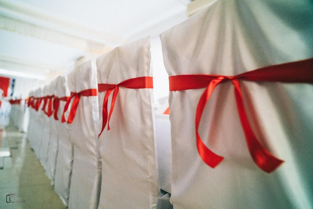 банти на стільці