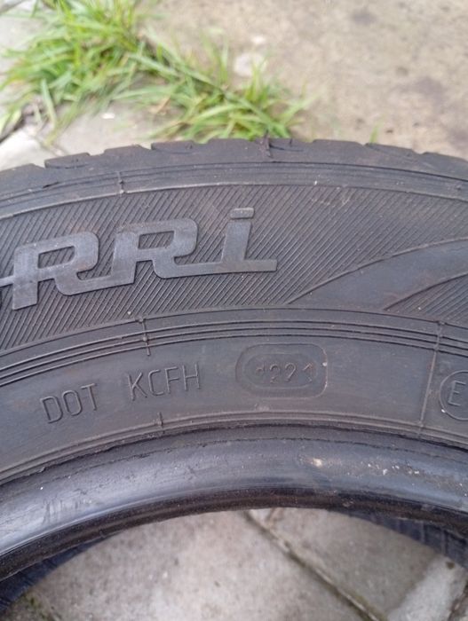 Продам авто гуму