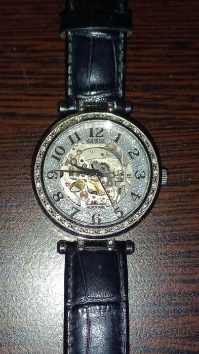 Продам оригiнальний годинник   GUESS W1287L1 Automatic