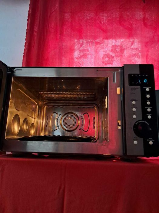 Мікрохвильова піч " Privileg 30540 "