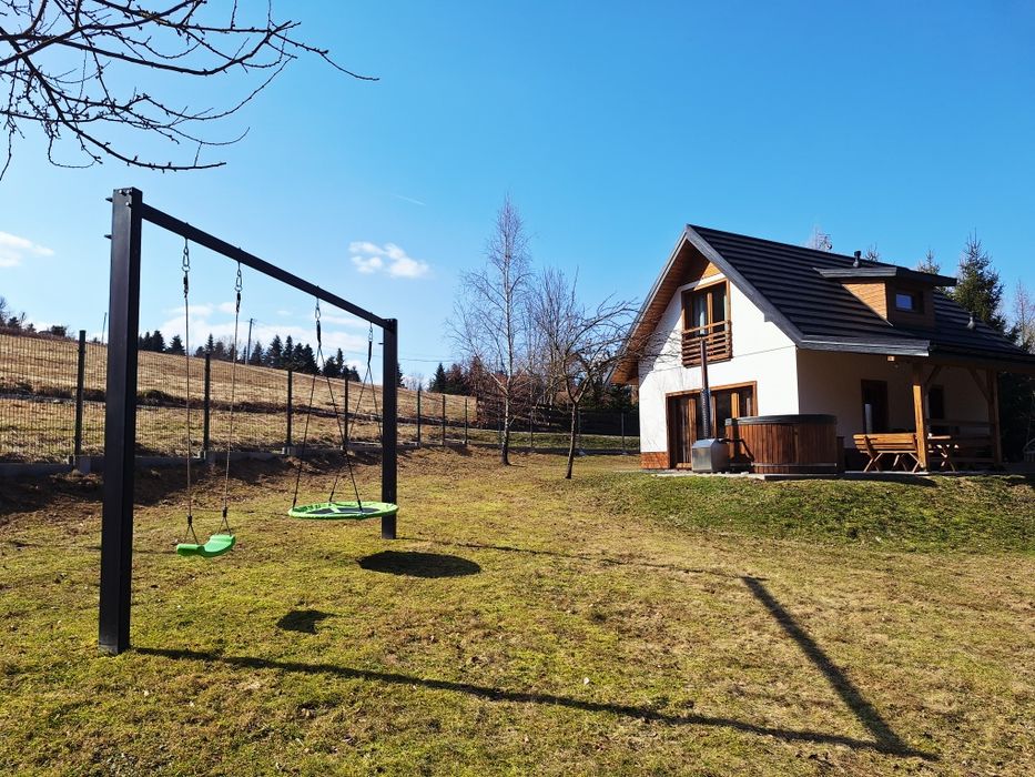 Beskid Niski . Domek z balią.  Nocleg.