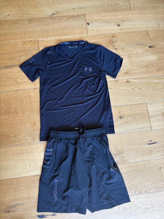 Komplet Koszulka i spodenki under armour rozmiar M