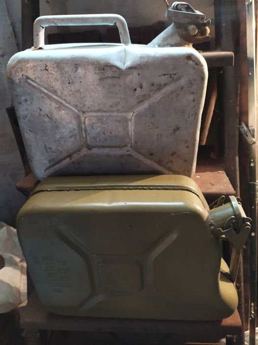 Канистры 20л.  советские