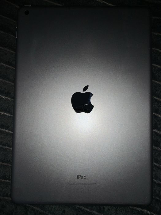 Айпад 9-го поколения б/у