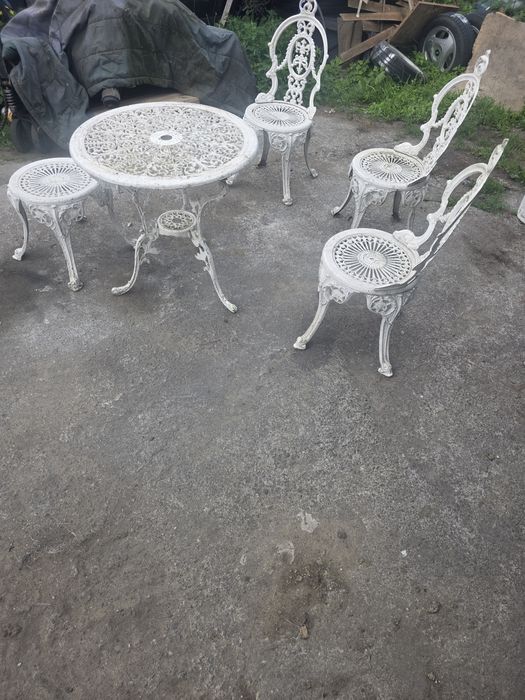 Komplet mebli ogrodowych styl barkowy francuskim