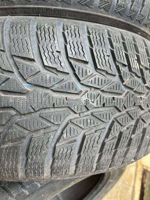 Резина зима 225/55 R 16 Nokian комплект
