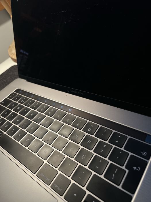 Macbook Pro 15'' touchbar 2017 2.8GHz 16GB