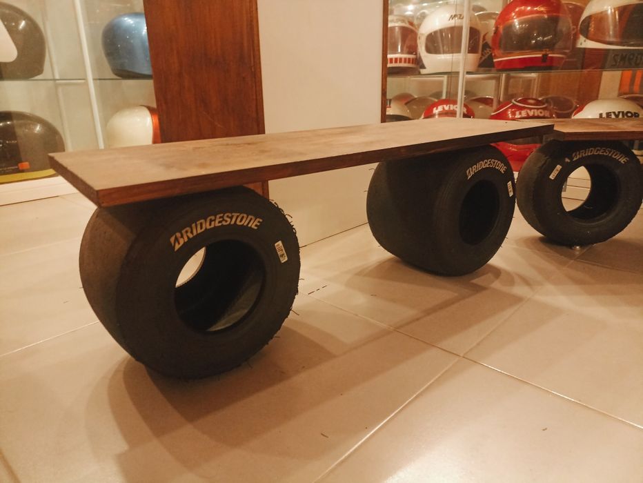 Prateleiras com rodas de kart