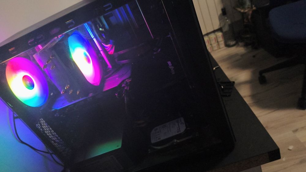 Intel e5 2673 v3 32gbram  rx5500xt8gb