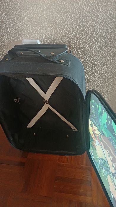 Mochila de rodinhas do Ben 10