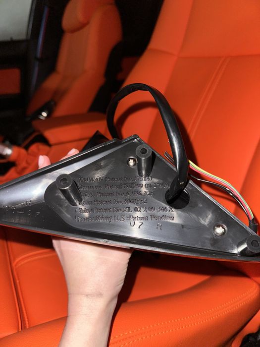 В Продажі є М дзеркала  Е39-Е46