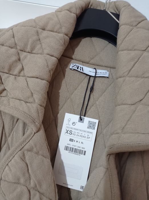 Płaszcz dzianinowy pikowany oversize XS -S beżowy Zara nowy