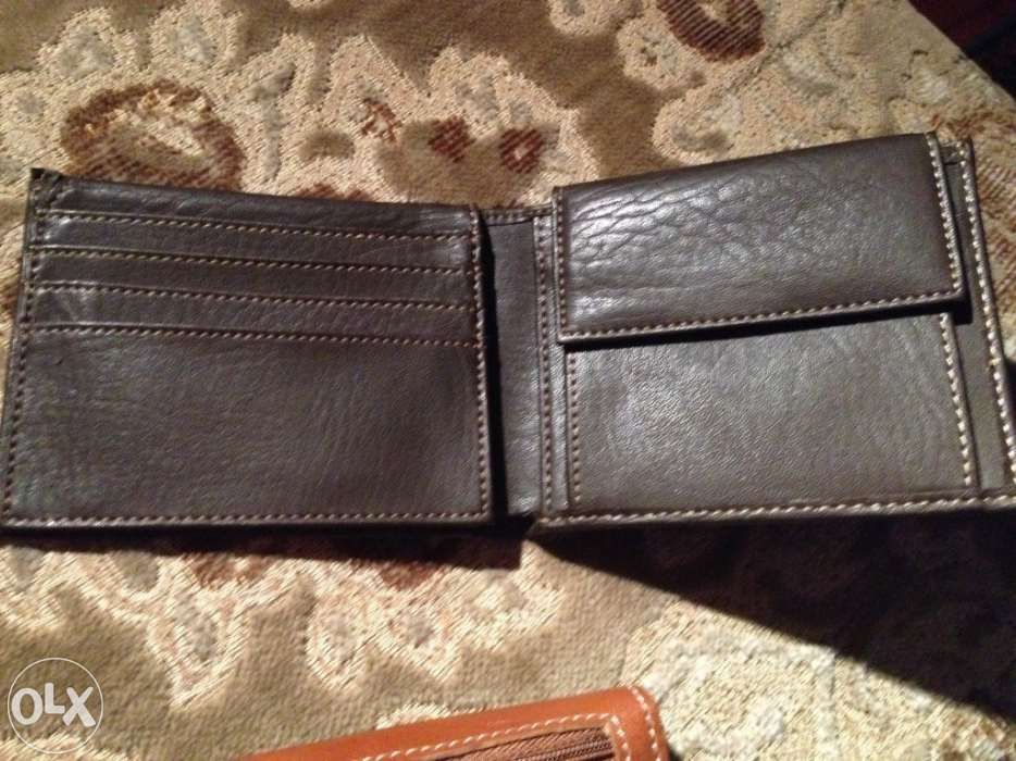 Conjunto de duas carteiras completamente novas