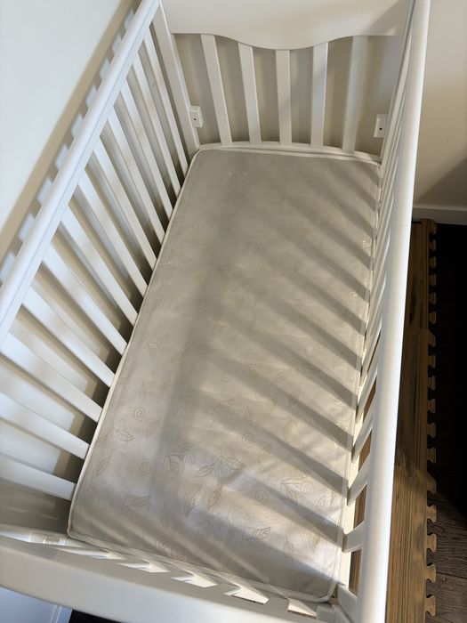 Дитяче ліжечко з маятником+матрац