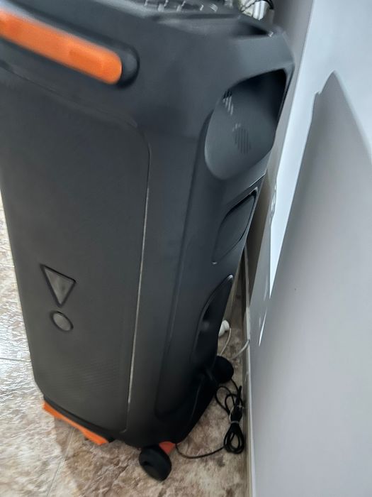 Vendo JBL party box 710