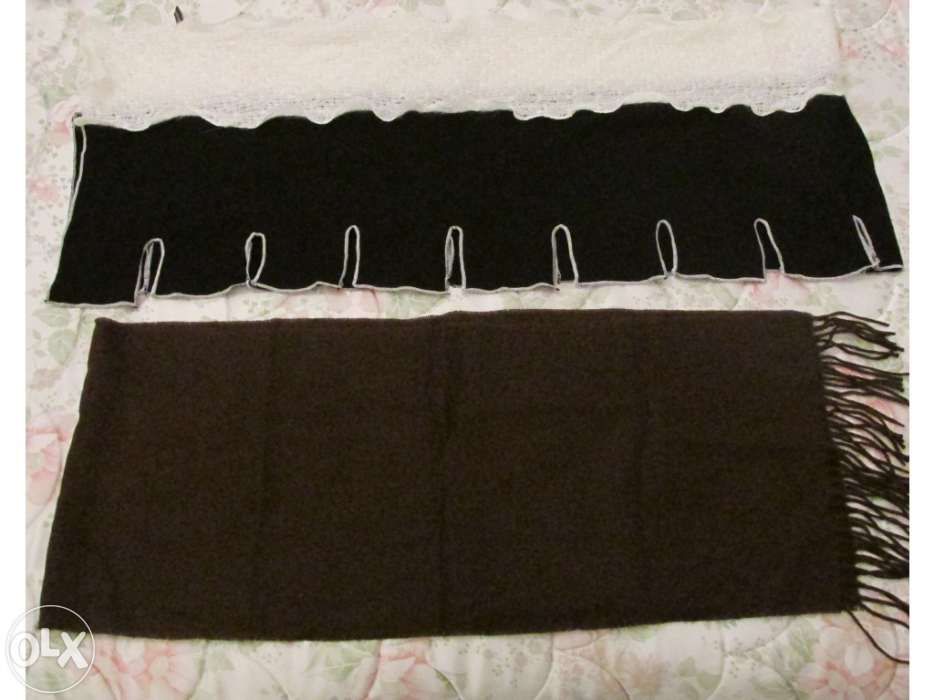 Conjunto de várias encharpes e cachecóis