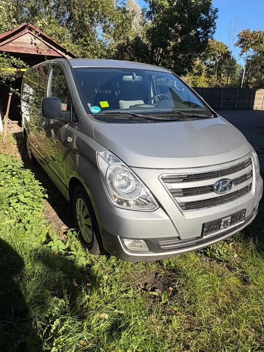 Hyundai H-1 Starex