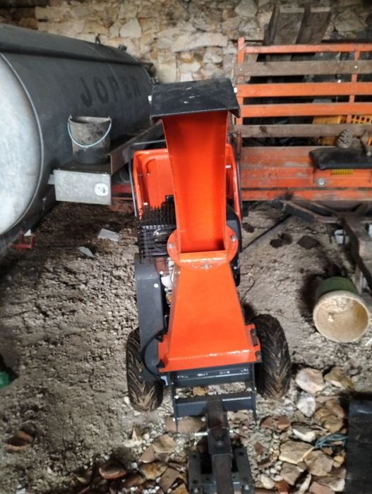 Máquina de triturar madeira