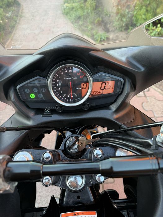 Мотоцикл Suzuki GSR250 розмитнений