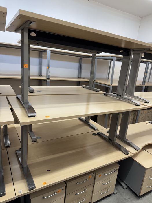 Biurka ,prostokatne 140/80, uzywane,poleasingowe