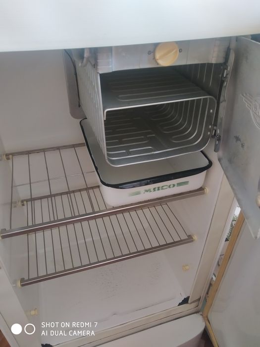 Продам холодильник Б/у Рэтро марки Днепр