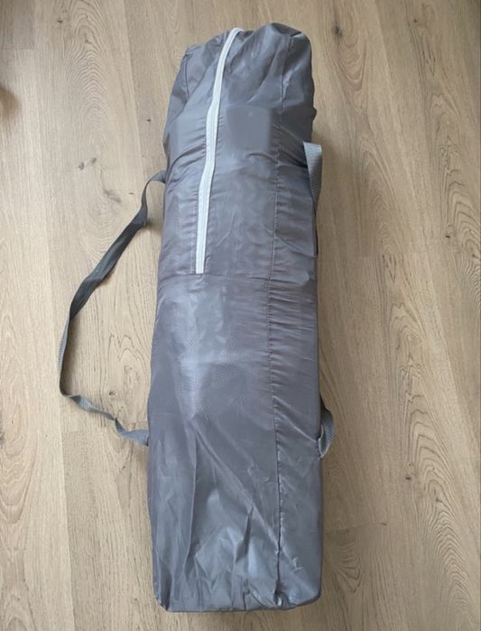 Łóżeczko turystyczne Lionel, z materacem dosatkowym stan idealny