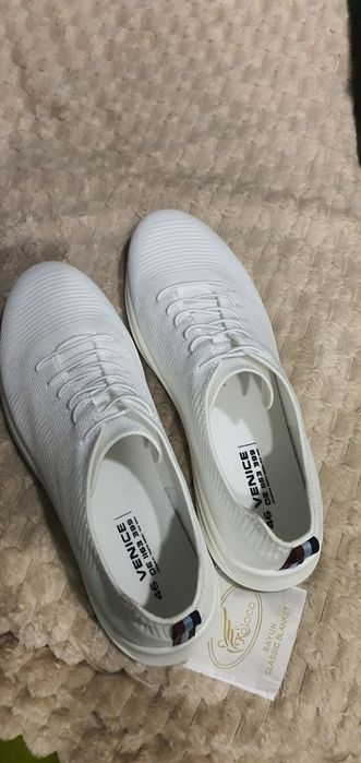 Продам кроссовки 46-47р