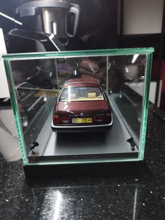BMW 730i 1986 Minichamps, model skala 1:18