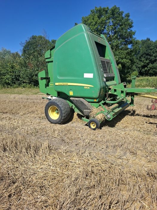 Prasa rolujaca John Deere 864 Stan BDB +