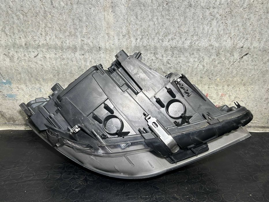 Ótica esquerda BMW Série 5 F10 (2014)