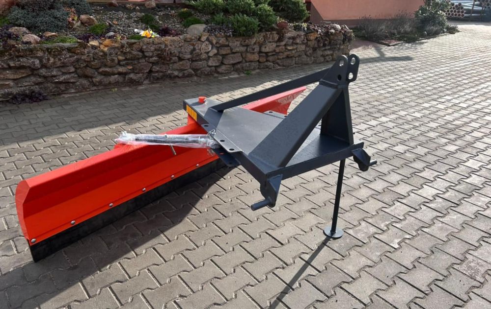 Na tylni TUZ do ciągnika, obrotowy pług do śniegu
