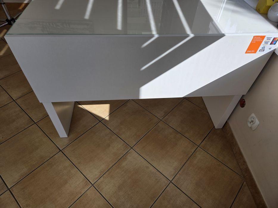 Stolik ikea z szybą hartowana bialy