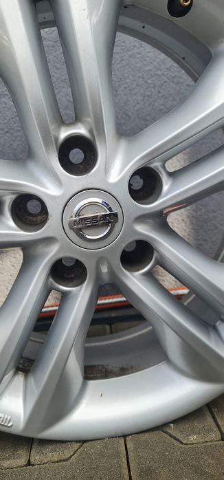 17 5x114,3 Renault Nissan oryginalne