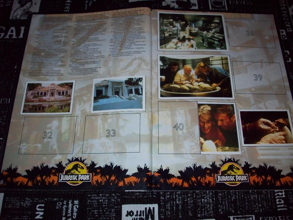 Альбом (журнал) для наклеек «Jurassic Park» Topps Official Lutra Album