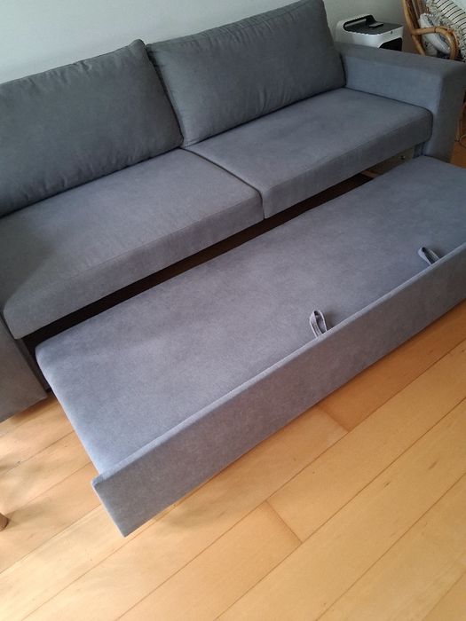 Sofá cama casal com 1 ano, pouco uso, como novo. Em Vagos.