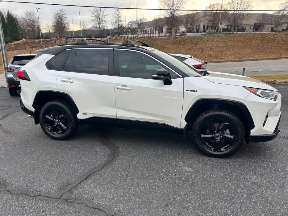 Toyota RAV4 XSE      2021