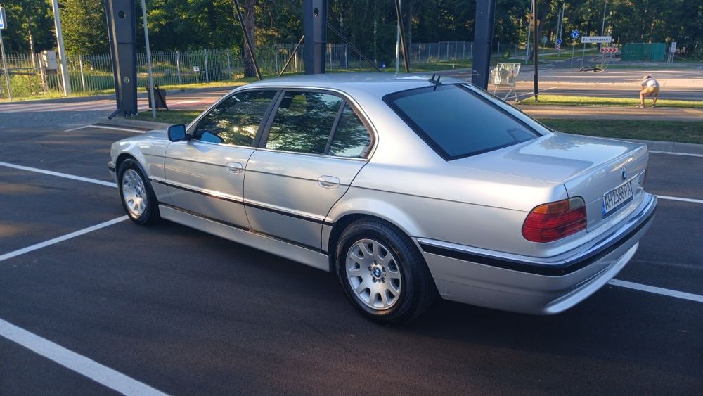 Продам BMW E38 730 M57