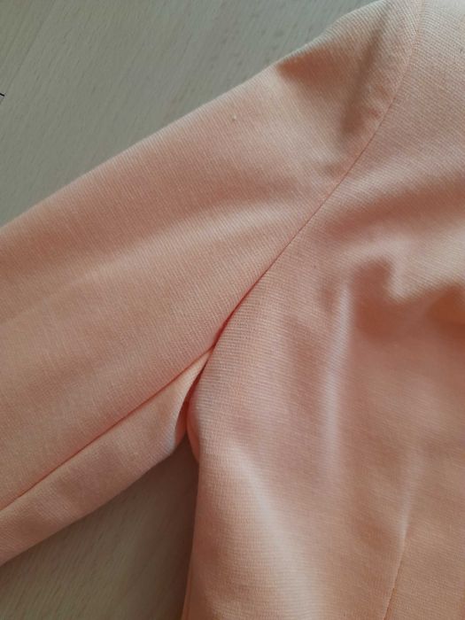 Brzoskwiniowa marynarka r.S