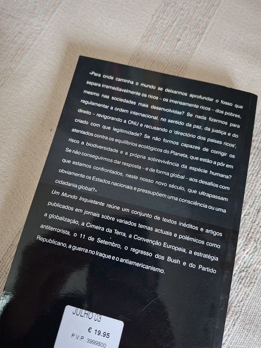 Mário Soares Um Mundo Inquietante crónicas em 2003