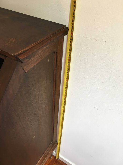 Escrivaninha de madeira