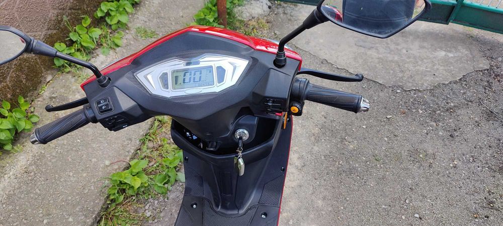 Електроскутер Maxxter Falcon 3