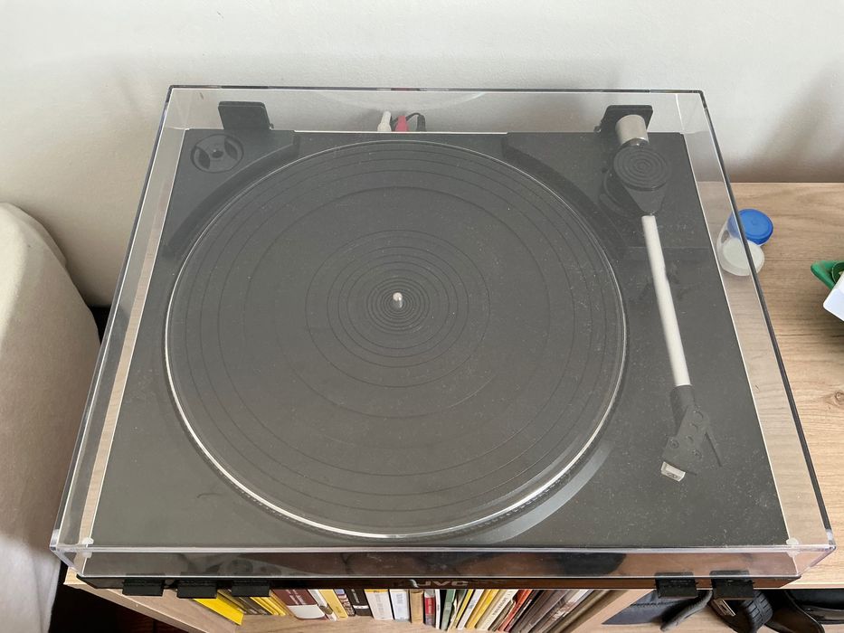 Gira-Discos JVC AL-F50B