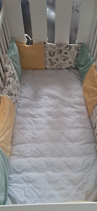 Łóżeczko niemowlęce z szufladą i materacem