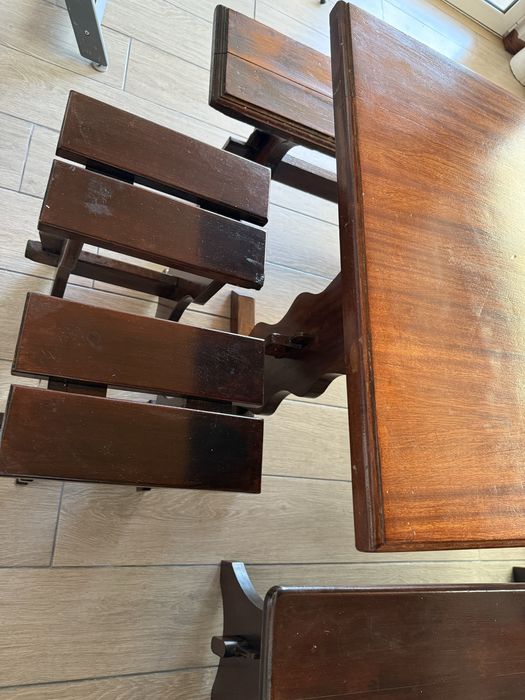 Mesa e bancos madeira