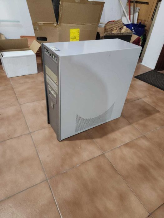 Computador Desktop Fujitsu-Siemens SCALEO 800S