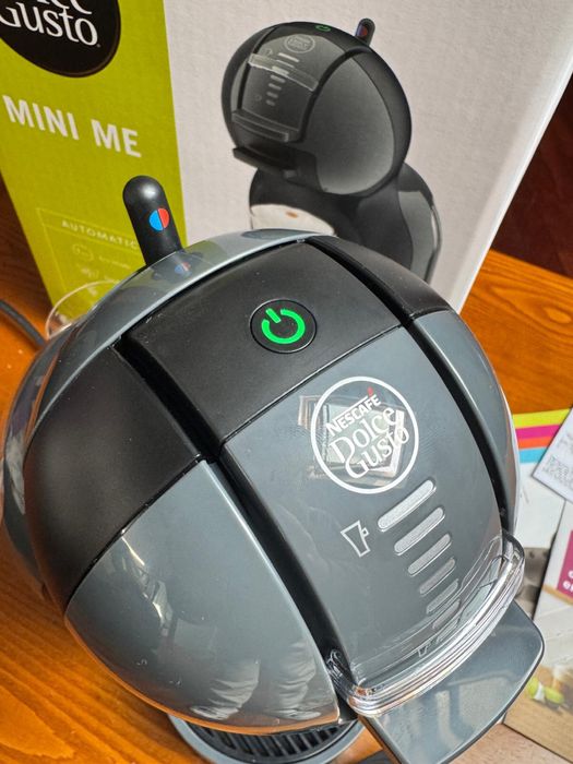 Dolce Gusto Krups Mini Me nova + 60€ em cápsulas