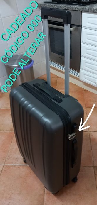 MALA RÍGIDA DE VIAGEM DE PORÃO e 4 RODAS . Casa,Mudanças, Quarto, Passeio, Sala.