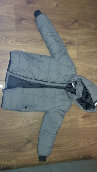 Демісезонна тепла куртка h&m 134, на хлопчика